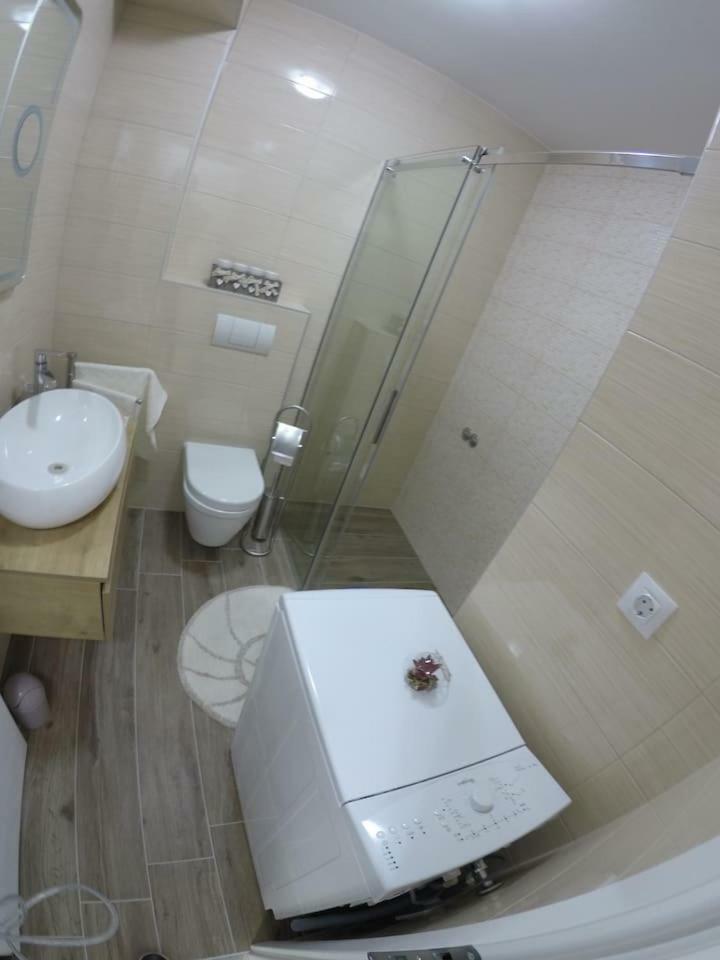 The Globetrotter'S Residence Kaštel Novi Buitenkant foto