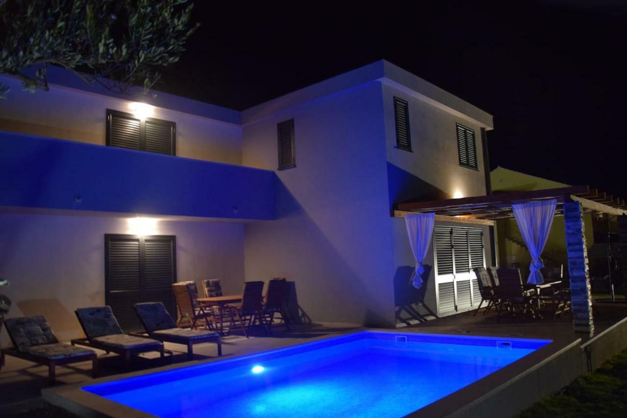 The Globetrotter'S Residence Kaštel Novi Buitenkant foto