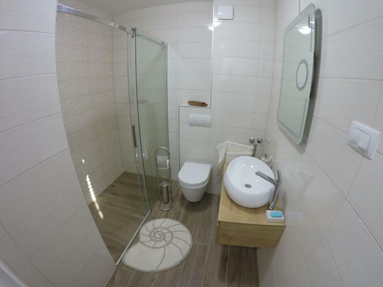 The Globetrotter'S Residence Kaštel Novi Buitenkant foto