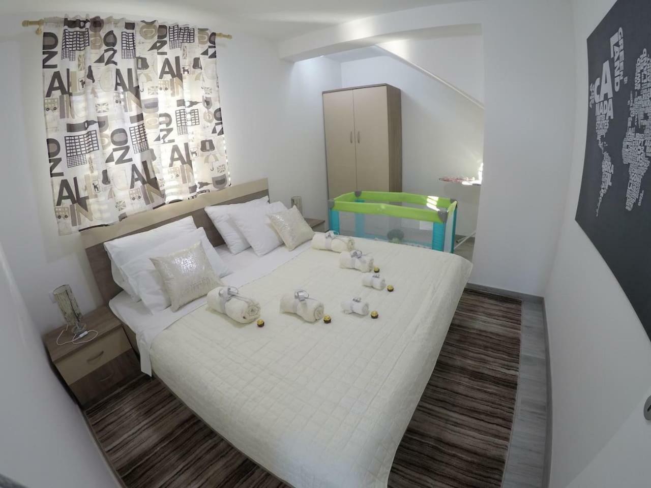 The Globetrotter'S Residence Kaštel Novi Buitenkant foto